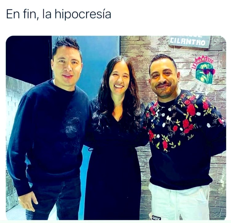 Lapochate's tweet image. 😂😂😂😂