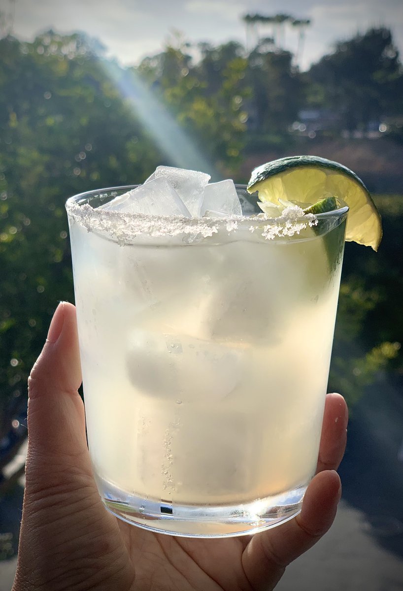 CookingWithNam's tweet image. May your Margaritas always be kissed by a ray of sunshine ☀️