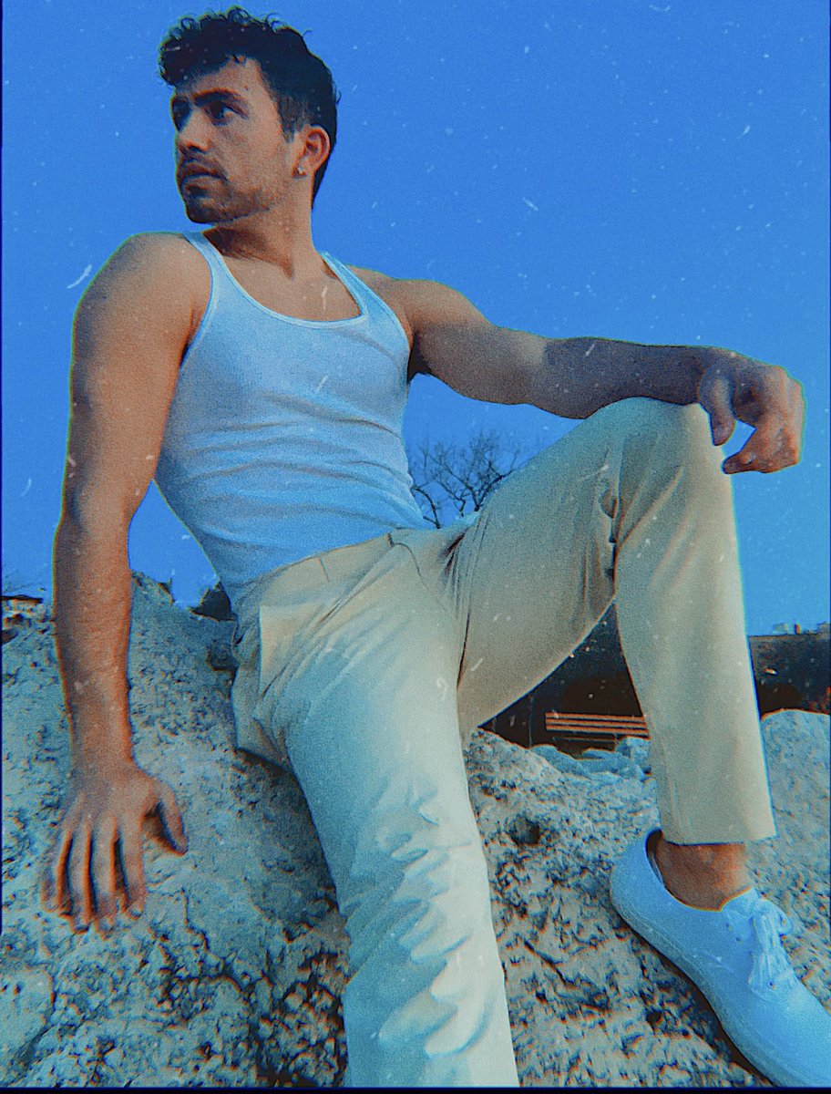 Hey everyone, I’ve got a new single on ALL platforms called “Take It Slow”. Go check it out and let me know what you think. Show ‘em what a kid from the 414 came to do!!😤😤😤 open.spotify.com/track/33yps8EJ…