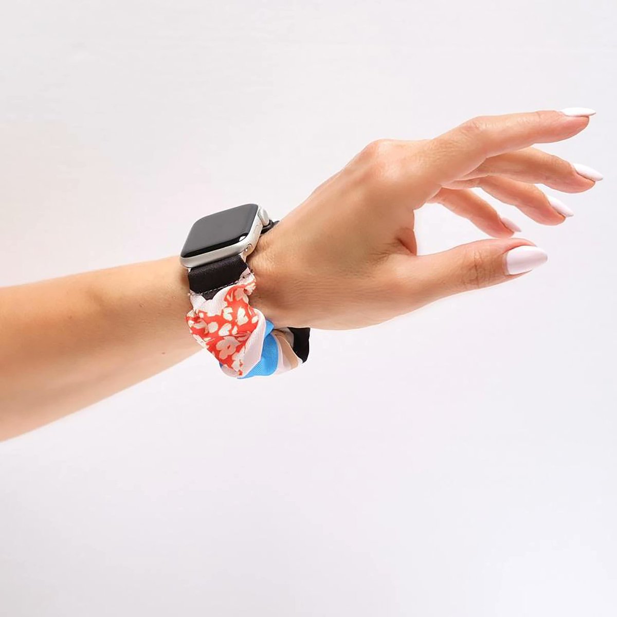 PrettyScrunchie's tweet image. We now have set up our INSTA! Feel free to follow if you have apple watches and enjoy hairstyles and nail art! 😘
instagram.com/officialpretty…