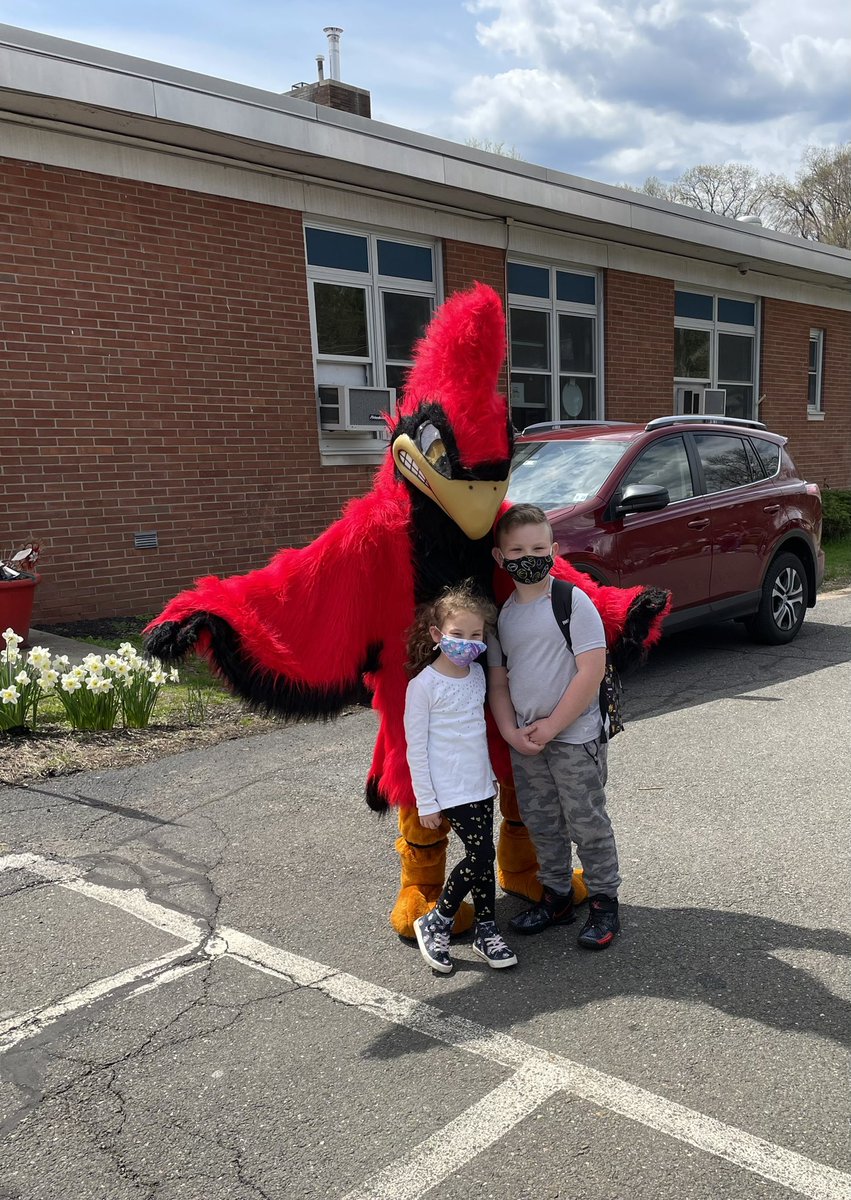 WESCounseling's tweet photo. We were way too excited to welcome back our students this week. We just had to bring back the cardinal today! @WashCardinals #WashingtonStrong #TogetherAgain https://t.co/fRMmIP6enS