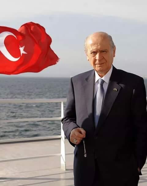 #GeceyeBirBahçeliFotoğrafı