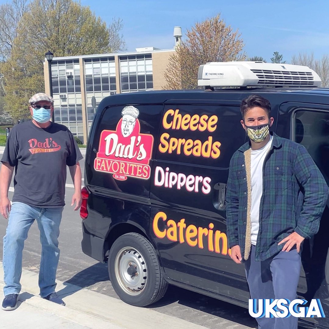 Thank you to Dad’s Favorites for helping us provide 90 free meals to students today! Wildcats - make sure you stay tuned for our next Lex Food Week signup on Monday! 😻