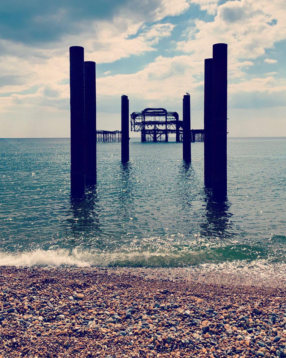 BintyMustard's tweet photo. *Want to see my ‘arty’ shot from today? 

*I’m going to show it to you anyway. 

#seaside #HappyFriday #Brighton #brightonpier #daytrip #finallyescaped https://t.co/W6FHxzluBg
