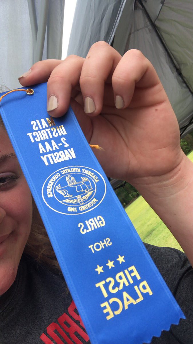 Got first in Varsity District🥇!! With a throw of 27”8💪🏼💥