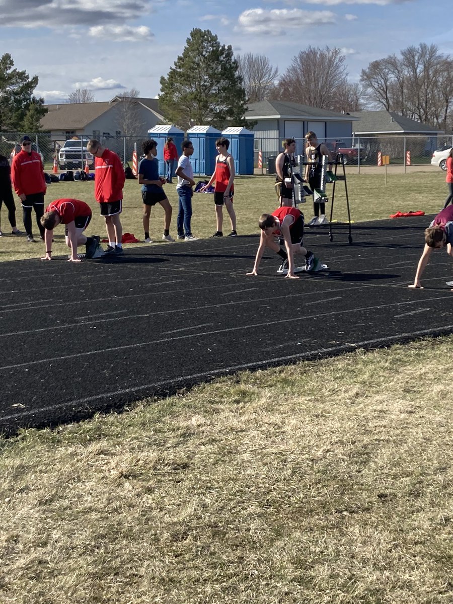 OsakisAD's tweet photo. Beautiful night for a track meet! #silverstreaks https://t.co/kOyTUVhyxr