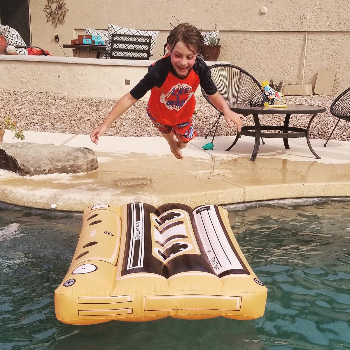 coconutfloat's tweet image. Diving into the weekend like 🌊🏊🤪 
#coconutfloat #coconutoutdoor #poolfloats #summer #pooldays #beachdays #pool #poolparty #poolessentials #backyardfun #outdoorfun #pooltime