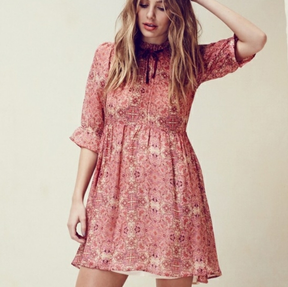 thechicbirdie's tweet photo. So good I had to share! Check out all the items I'm loving on @Poshmarkapp from @kate_vine_ #poshmark #fashion #style #shopmycloset #freepeople #youngfabulousbroke #forloveandlemons: https://t.co/RBJ6Lhi937 https://t.co/rc7KtPMIlx