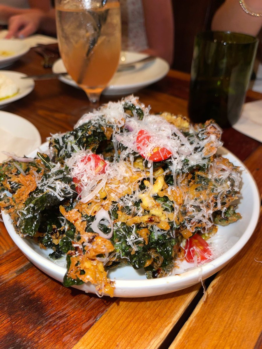 thebigeatsy's tweet image. SPREAD FROM DOMENICA🤤🤤🤤 #food #foodie #eats #italian #yum #salad #cauliflower #vodkapasta #thebigEATSy