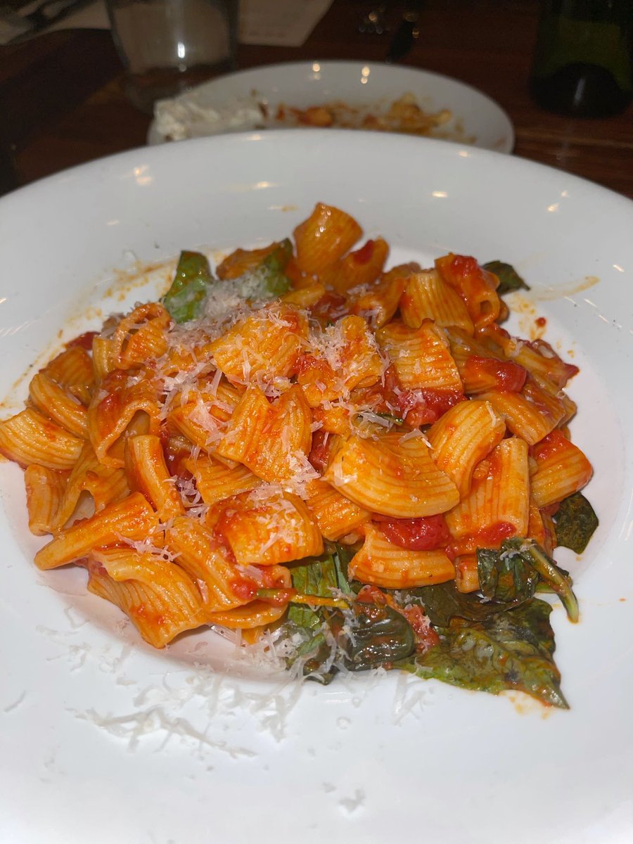 thebigeatsy's tweet image. SPREAD FROM DOMENICA🤤🤤🤤 #food #foodie #eats #italian #yum #salad #cauliflower #vodkapasta #thebigEATSy