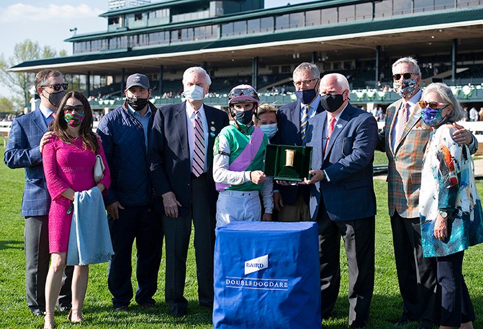 BH_AEberhardt's tweet photo. Homebred #BonnySouth with @flothejock wins the @RWBaird #Doubledogdare @Keenelandracing for @JuddmonteFarms @BradCoxRacing The daughter of #Munnings o/o the #Tapit mare #TouchtheStar #TapitDay @MayorGorton
More from @BH_Emitchell #BHDaily #BH+ https://t.co/HJq1cwnMWF
