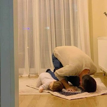 "اختاروا الراعي الصالح لانه من سيقود الرعيه ."❤️