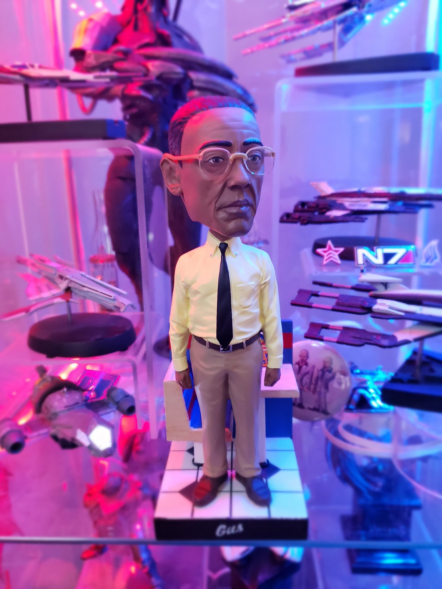 ArcticSekai 🔥 on Twitter "I received my awesome Gus Fring bobblehead