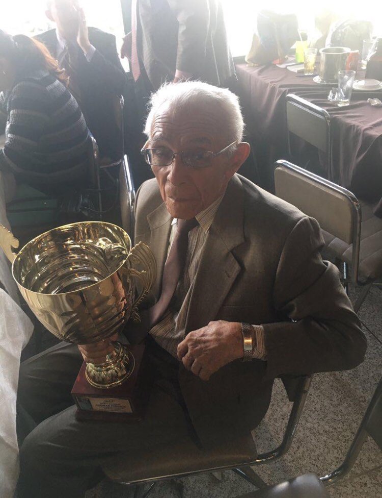 HURTADO5544's tweet photo. #Hipismo Lamentablemente y triste noticia acaba de fallecer el entrenador Ademar Piñango que dios lo tenga en su Santa Gloria 😔 https://t.co/A2NH26uowv