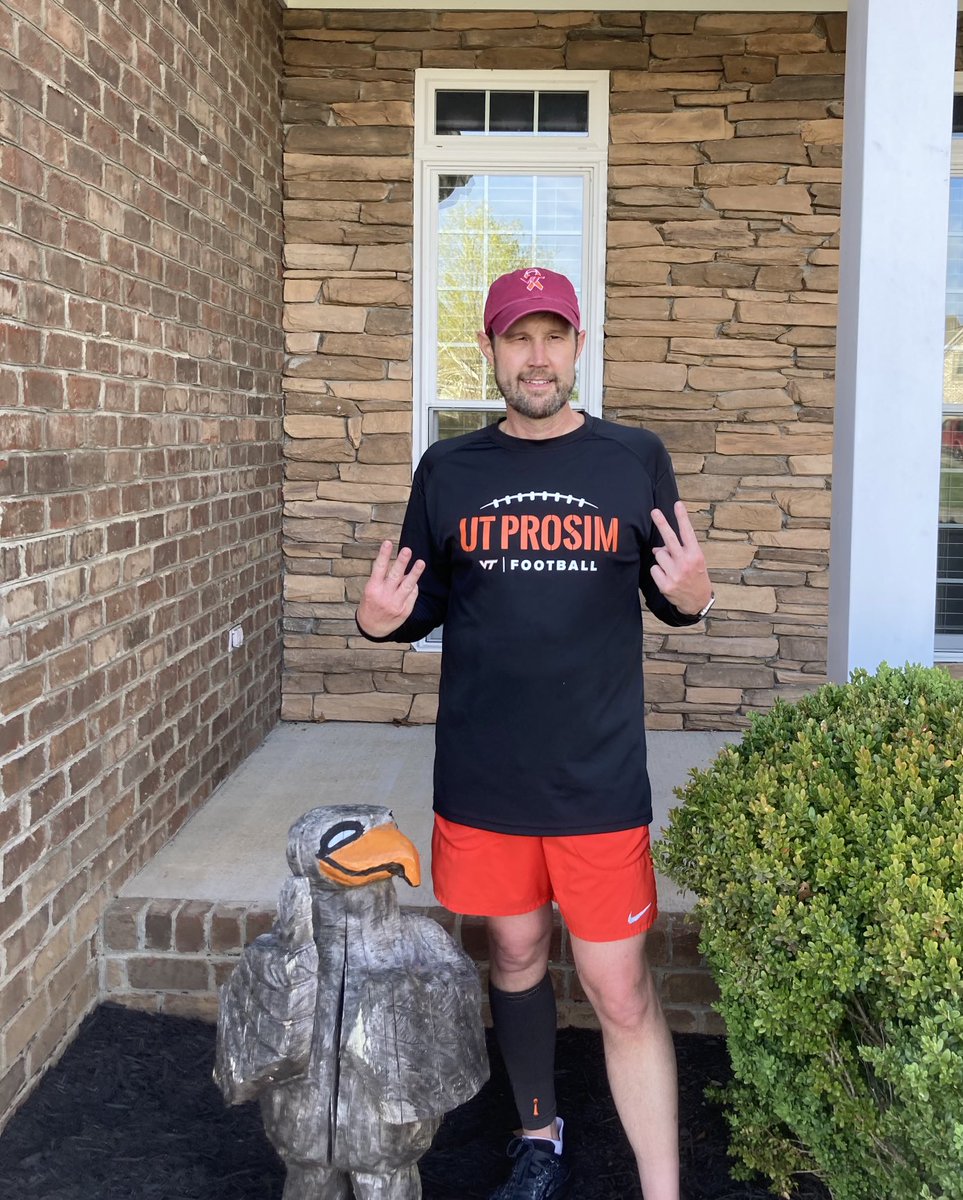 neVerforgeT🙏🏻 to the those who lost loved ones on 4/16/07  Blessings to the first responders and heroes on this tragic day#VT32Run We Are Virginia Tech