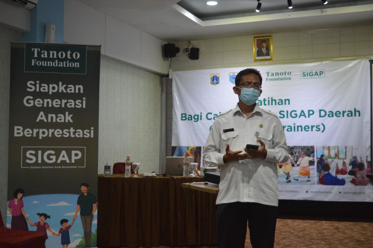 dikbud_pdg's tweet photo. Dalam rangkaian peringatan Hardiknas 2 Mei 2021, Bupati Terpilih, Hj. Irna Narulita akan meresmikan Rumah Anak SIGAP yang dibangun dan direhab oleh Tanoto Foundation, sebanyak 9 Posyandu yang tersebar di 9 Desa pada 3 kecamatan lokus stunting. https://t.co/d9HY47x150