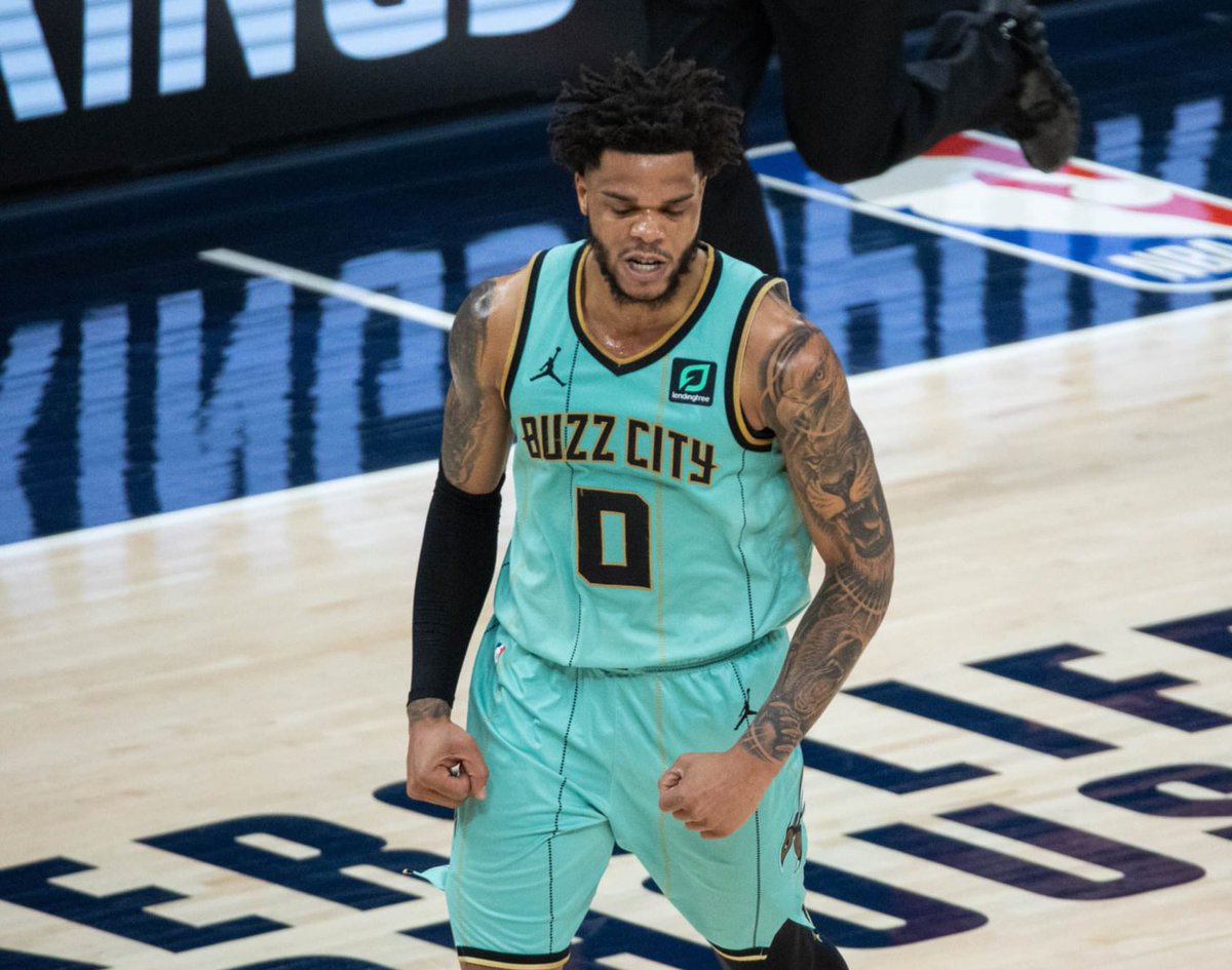 Miles Bridges in his last 5 games:

23.0 PPG
7.4 RPG
2.4 APG
56 FG%
43 3P%

Bridges has been hooping. 🔥