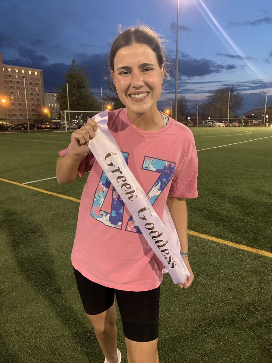 MSUGreekWeek's tweet image. Brenna Brady is a senior studying communication sciences &amp;amp; disorders!! 
Her favorite Greek Week memory is “getting decked out in pink &amp;amp; green every year to cheer on DZ for mystery sports!”