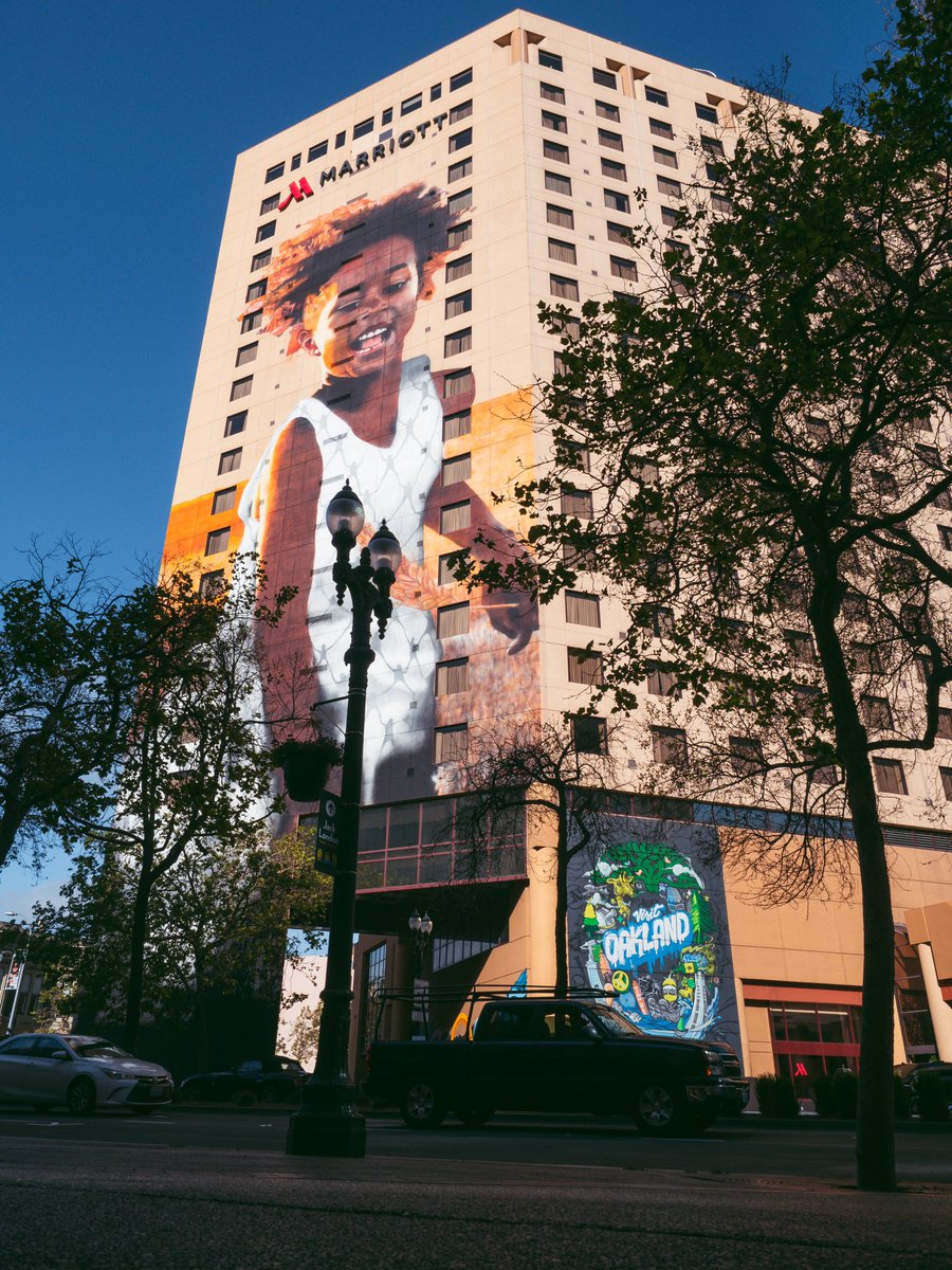 Phenomenal day in #Oakland celebrating the unveiling of our #ZeroHungerMural with @SamExhibition &amp; <a href="/KelloggCompany/">Kellogg Company</a> 🎨🖼. 

Thank you for joining us, <a href="/TylerFlorence/">Tyler Florence</a> 🙌