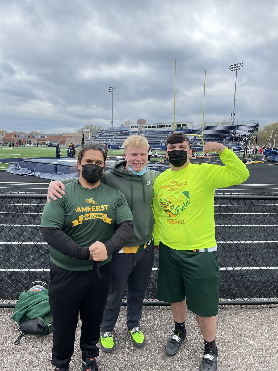 CometThrows's tweet photo. Great day to be a Comet! #gocomets #tryingtostaywarm https://t.co/TUinCVGXkJ