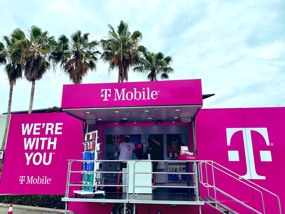 _Justin_Bryan_'s tweet photo. “Tell me you are part of T-Mobile Truck life without telling me you are part of T-Mobile Truck life!” #BeepBeep #TMobile #STR #TruckLife #TMobileTruck #WolfPack #OcalaForge #LoveMyJob https://t.co/blEXSzBrlf