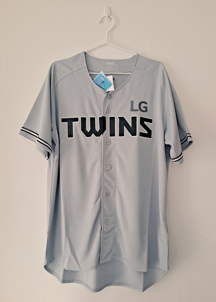 Baseball Brit on X: 🔥 GIVEAWAY 🔥 LG Twins jersey (M/L) brand