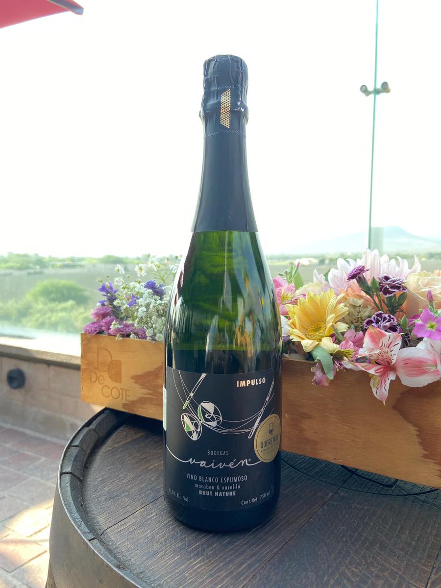 El chef Adán Flores nos sorprendió con un cheesecake de queso de cabra de La Grande Chévre con frutos rojos y helado, que marida a la perfección con un espumoso brut nature de <a href="/BodegasVaiven/">Bodegas Vaivén</a> ¡Una grandiosa tarde en <a href="/decotemx/">De Cote Casa Vitivinícola</a> en #GastroFest #CaminosDeQuerétaro! @qrotravel