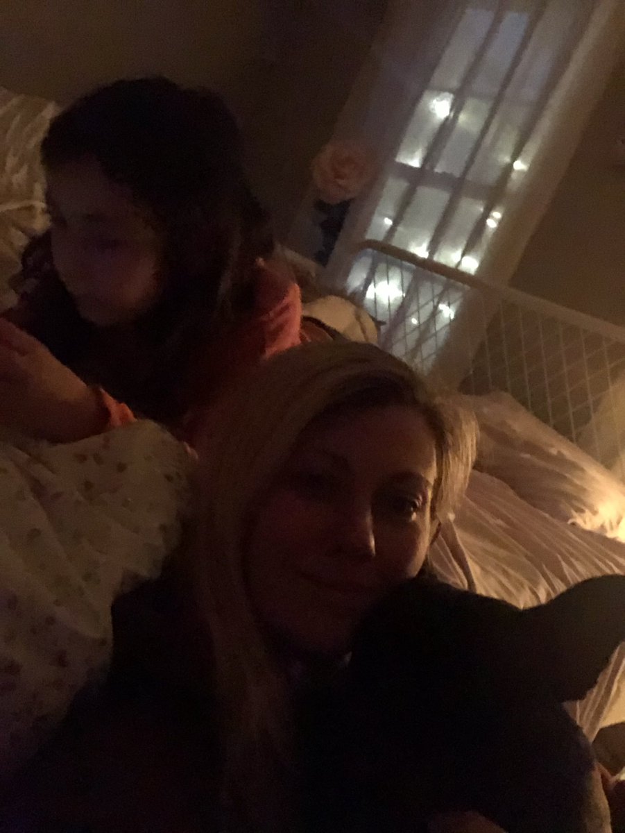 LauraJLuce's tweet photo. 👧🏼👱🏻‍♀️🐷Friyay. https://t.co/6E2VVXfcLt