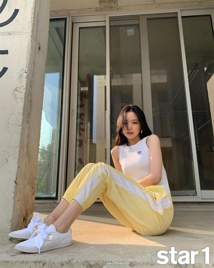 dreamwithapink's tweet photo. An article was written about Naeun “Apink Son Naeun who has been always pretty for 10 yrs”.

It said Naeun who has a quiet personality yet it stands out more than anyone else. From her debut until now, she is a star who not only captivates men's heart but also envies women with + https://t.co/9yHw1slJoT