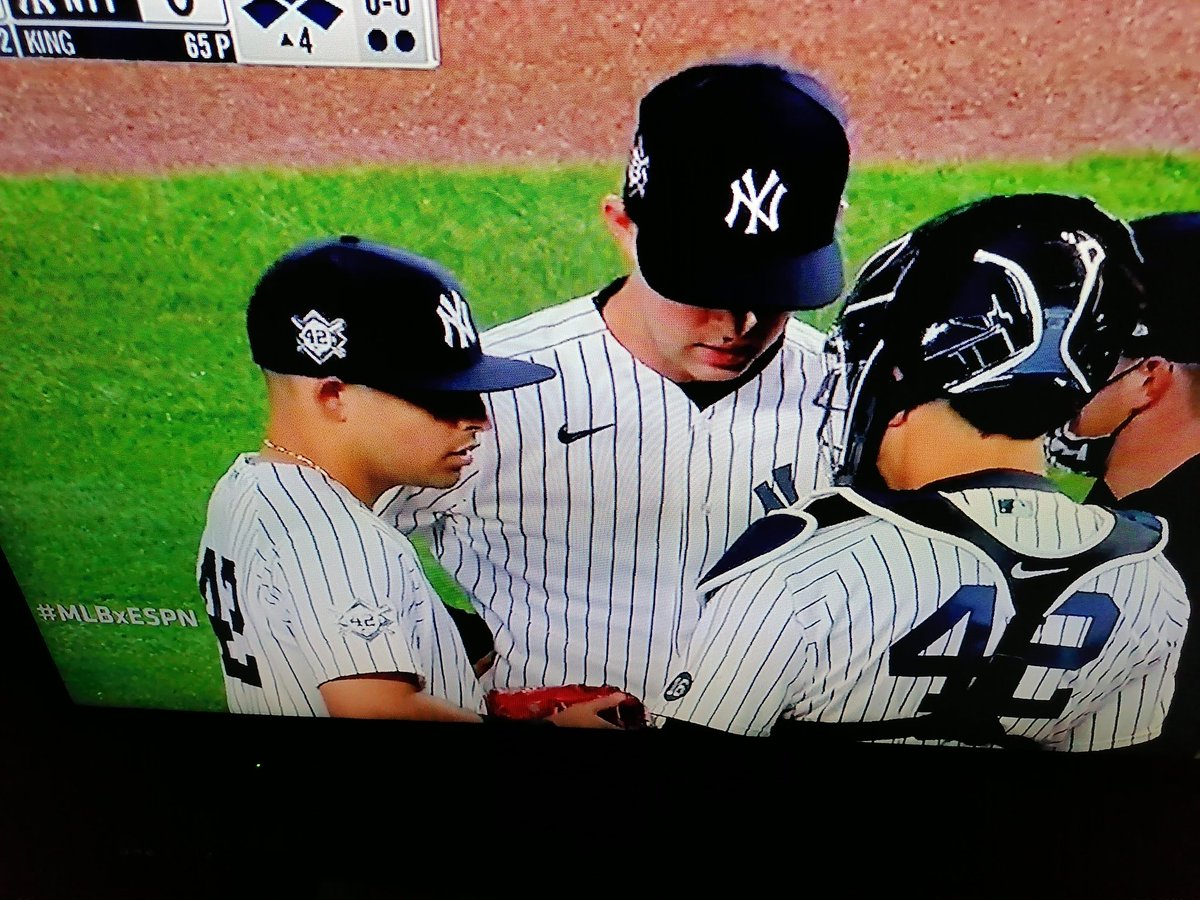 ramonrppbobina's tweet photo. #MLBxESPM @Yankees Ya que #MLB decidió aceptar modernizar el juego de béisbol, los árbitros y el arbitraje que lo pongan con un Robot para bola y strike 😠😠😠😠😠😠 https://t.co/TJ15ZCksIL