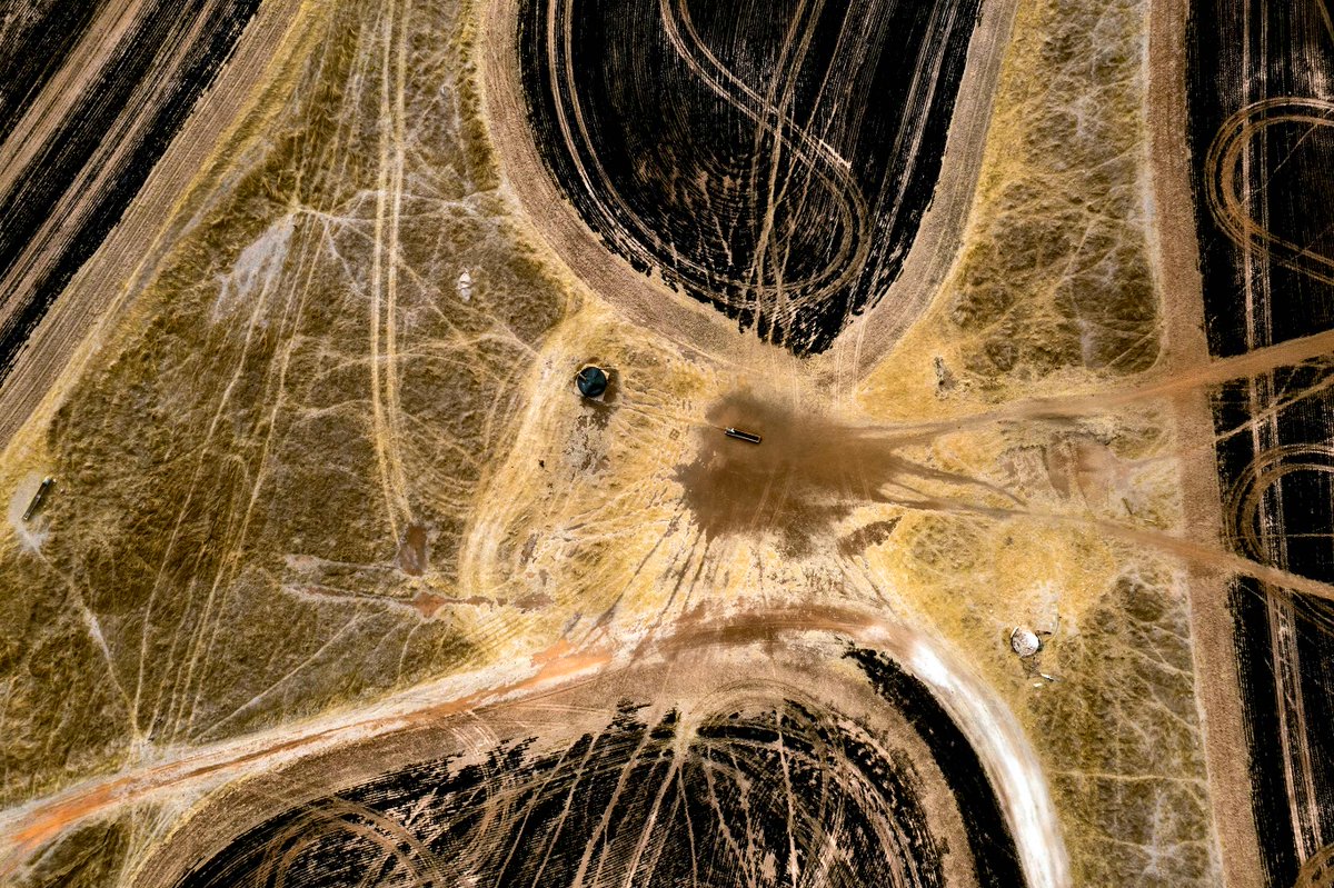 Deangaledotcom's tweet photo. @ProfBrianCox  Hello. This is Earth Calling....
#earth. Patterns left in a local paddock https://t.co/LgDX18lINW