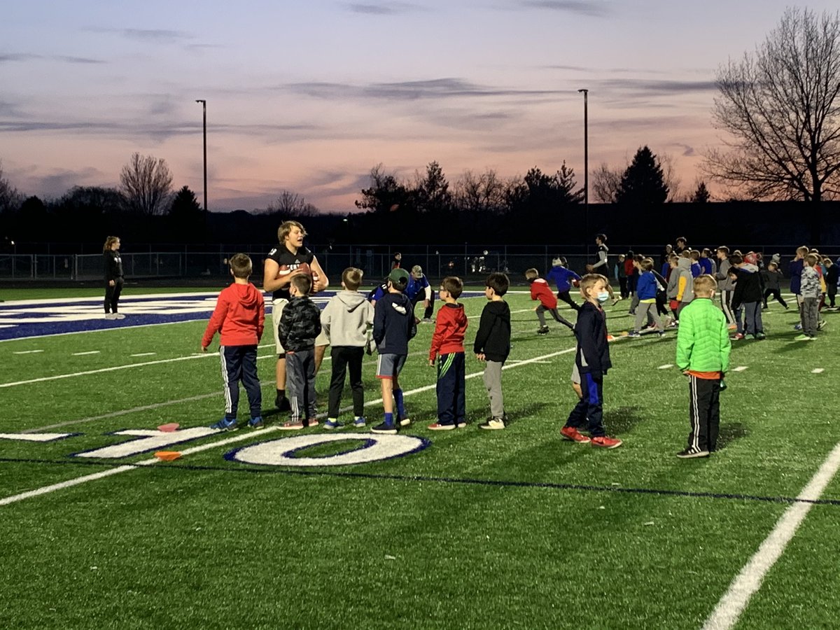 PWellsmith's tweet image. @BC_lancer_FB @JrLancerFB There might be bigger and more expensive high school stadiums in the country, for my happiness there is no better place to be on Friday night.  Great Friday Night Youth Night! Thanks to all the HS players you all made it a special night!