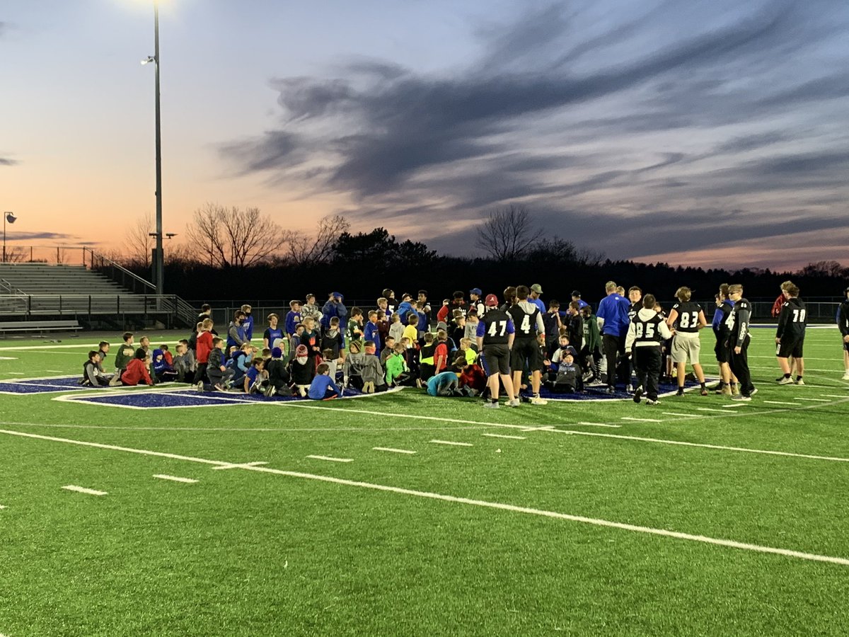 PWellsmith's tweet image. @BC_lancer_FB @JrLancerFB There might be bigger and more expensive high school stadiums in the country, for my happiness there is no better place to be on Friday night.  Great Friday Night Youth Night! Thanks to all the HS players you all made it a special night!