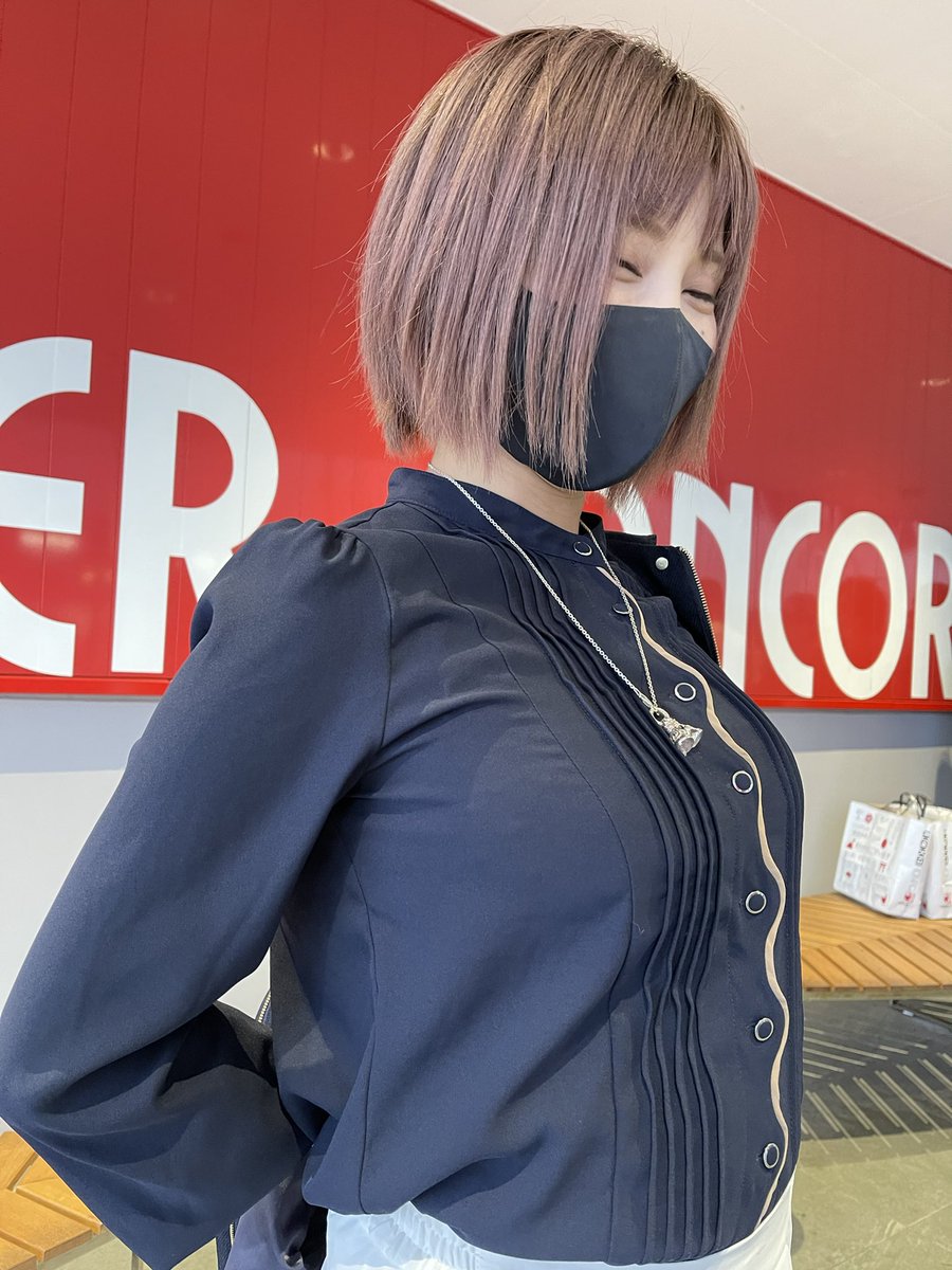 Dmm水樹あやさん 胸を強調した服を着るも 私が子供なら母親がこんなことやってるの知ったら嫌 とクソリプを飛ばされてオコ パーラーフルスロットル