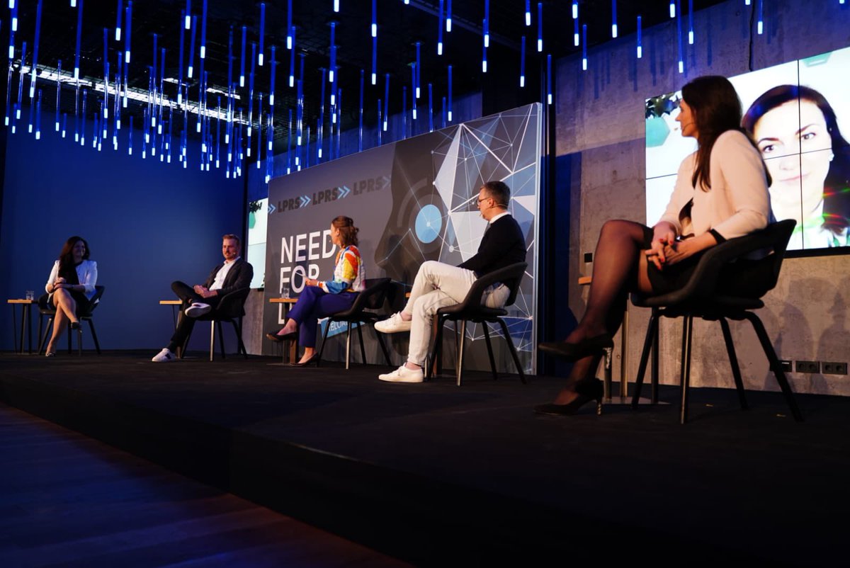 Leadership ist mehr als nur ein Buzzword. Und aktuell wichtiger denn je. Danke für die starke echte &amp; virtuelle Diskussion 🎥 <a href="/LenaRogl/">Magdalena Rogl</a> , @raphaelneuner <a href="/a_montua/">Andrea Montua</a> <a href="/FlorianFlaig/">Florian Flaig</a> 🚀 #needforlead #leadership #communication <a href="/LPRS_eV/">LPRS_eV</a> (natürlich getestet)