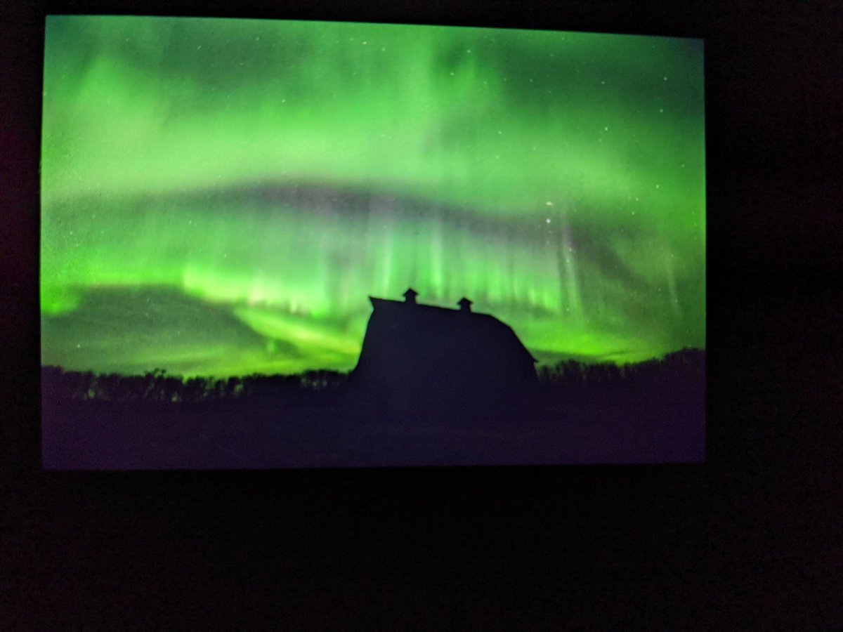 RathrBStrmChsng's tweet image. Some incredible movements just now at 2350 (utc-6) from east of Saskatoon, #Saskatchewan. @TweetAurora @TamithaSkov @AuroraNotify #backofcamera @spaceyliz