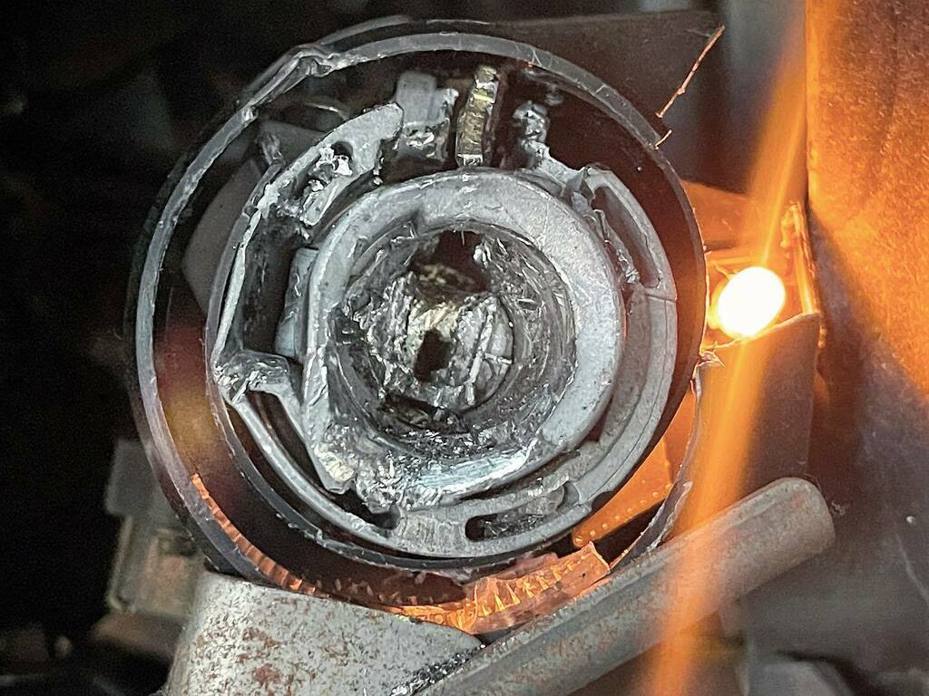 mechanic_triage's tweet image. Who Would Try To Steal A 1999 Honda CRV Anyway?? #stolencar #ignitionswitch #mechanical_triage instagr.am/p/CNwZculjNxv/