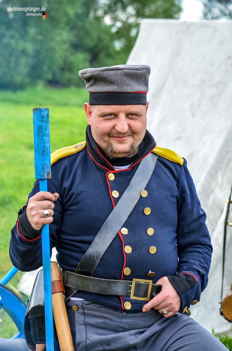 Bataille de Lützen, 2014 🇩🇪
#grossgörschen #lützen #reenactment #livinghistory #batailledelützen #schlachtbeigrossgörschen #preussen #prussia #napoleon #sachsenanhalt #artillerie #artillery #befreiungskriege #tourismus #tourism @fus_baumann @73rd_fusilier_regime