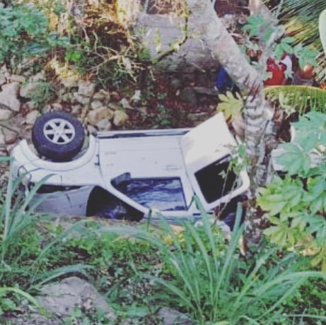 #Enterate | Alcalde de Fernández Feo(piñal) Hayli Chacon junto a familiares sufrió un accidente, el vehículo en el que viajaba se volcó se desconocen las causas que causaron el accidente.
Fuentes extraoficiales nos informan que fueron trasladado de emergencia a SC #movidatachira