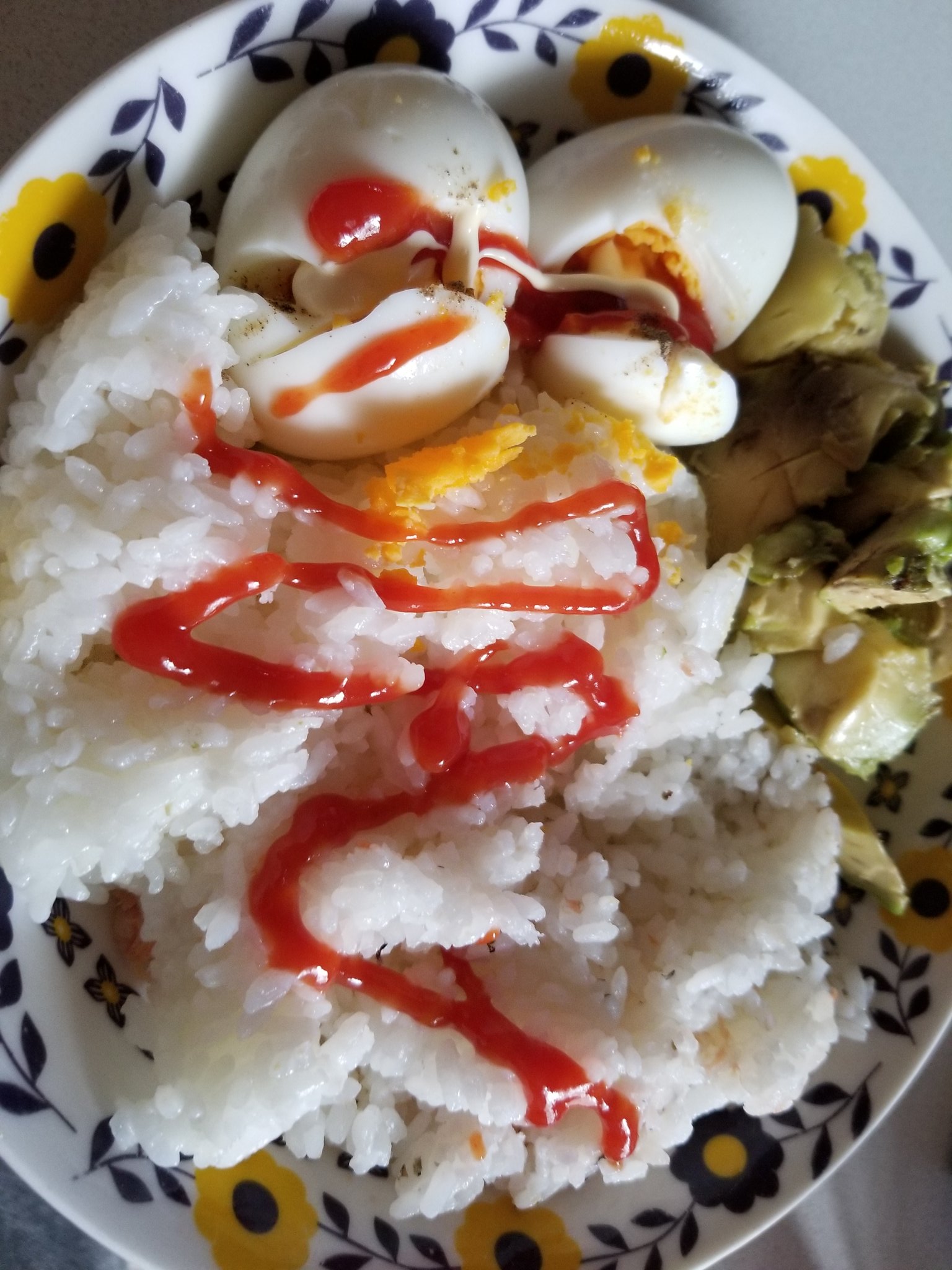 Ken Nagata 今日のパナマ料理 は これは外国人の料理らしいwww 子供たちがご飯にケチャップをかけるもの大好きからほとんどのパナマ人がそうするよ パナマ人に 貧乏な料理はなんですか 聞いたら 卵とご飯 答え出すかもよ 料理 料理好きな人と