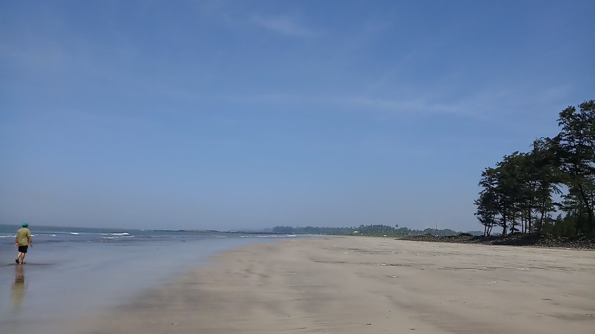 netra_chand's tweet image. An ocean breeze puts a mind at ease! 💕