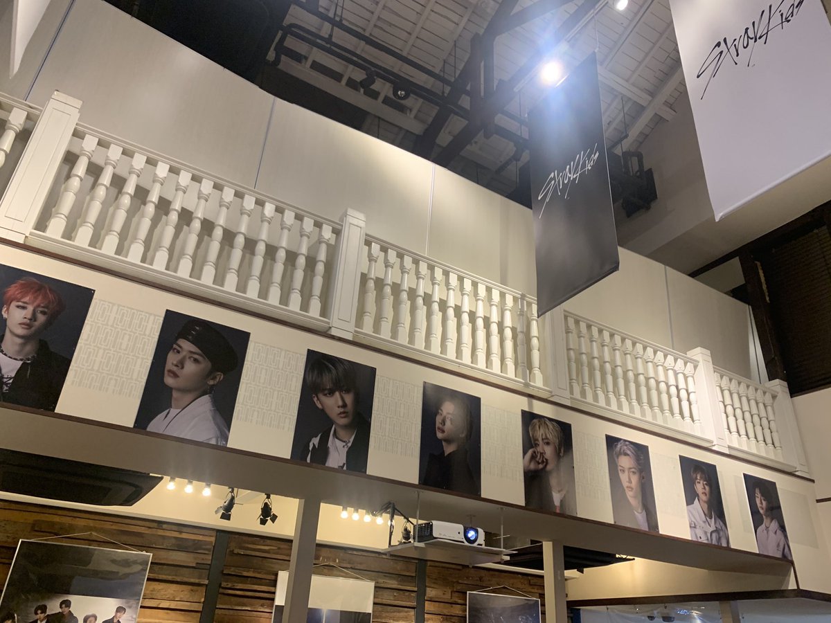 stayspedia_id's tweet photo. Suasana Stray Kids cafe di Jepang 🤩

@Stray_Kids #StrayKids  #스트레이키즈 #Stayspedia 🦊 ©️stay20060606 skz0320hj https://t.co/2AoXo4Cq8D