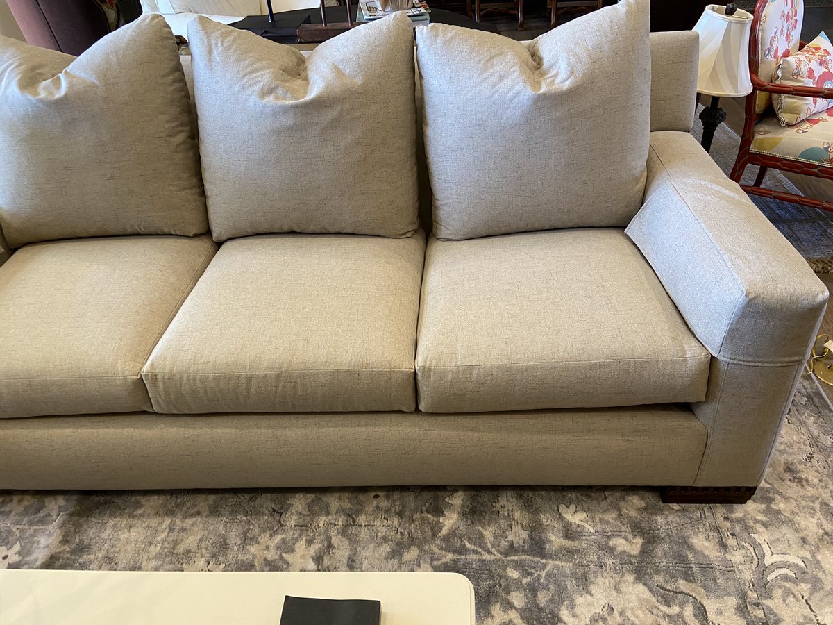 KZI_AZ's tweet image. We take your inspiration and make it reality! #kziaz #kaizeninteriorsaz #furnituretransformation #sofa