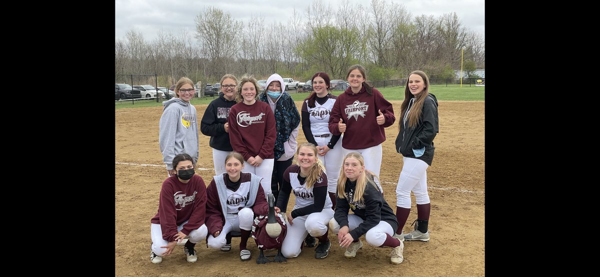 FHSsoftball21's tweet image. Fairport(1-5) girls took the win 8-6 in tonight’s game #gladtobehomecardinafield2021 #varistysoftball #ladyskippers