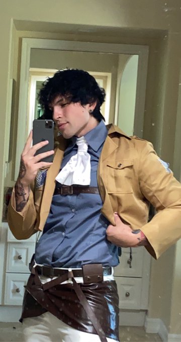 Short or long hair? https://t.co/jfW9iVRCfy