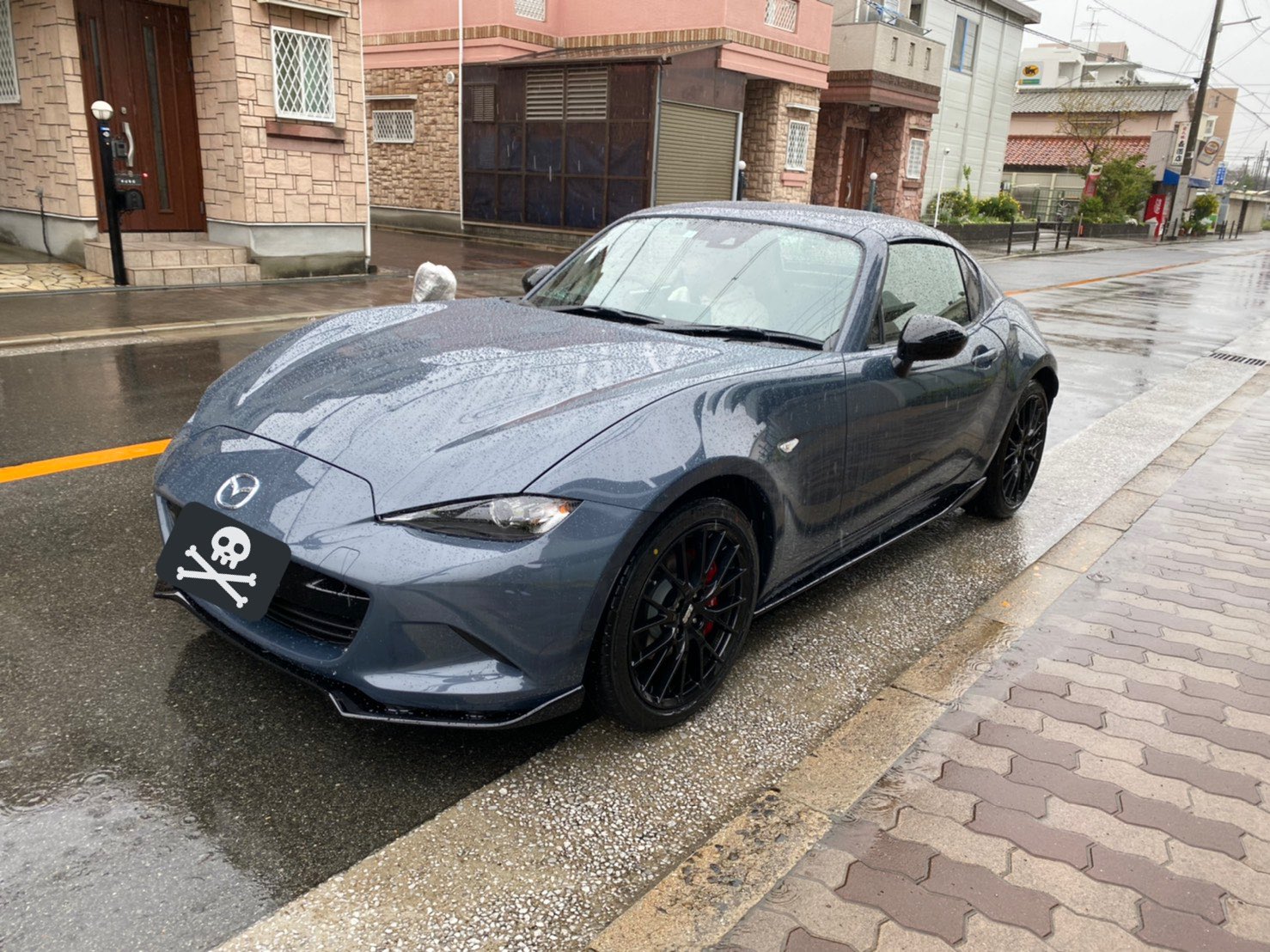 はろち Yamag ロードスター ロードスターrf ポリメタルグレー 納車してきたー Cx8とお別れしてロードスターに 昔からの夢今叶ってる すごい嬉しい そして音が最高 今日は雨だ T Co 2atzn2orm7 Twitter