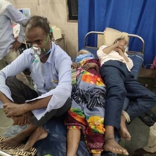 BabySingh99's tweet photo. "The PM" become a Tourist cum Ellection Prachar Mantri and no doubt #MautKaSaudagar.
And when India records 2.34 lakh #COVIDEmergency #AmitShah is shamelessly addressing how to vote for👉 #ModiMadeDisaster also busy hiding cremation ground😭
#ModiFailsIndia
#ModiGovtSeNaHoPayega https://t.co/clCD6xVym2