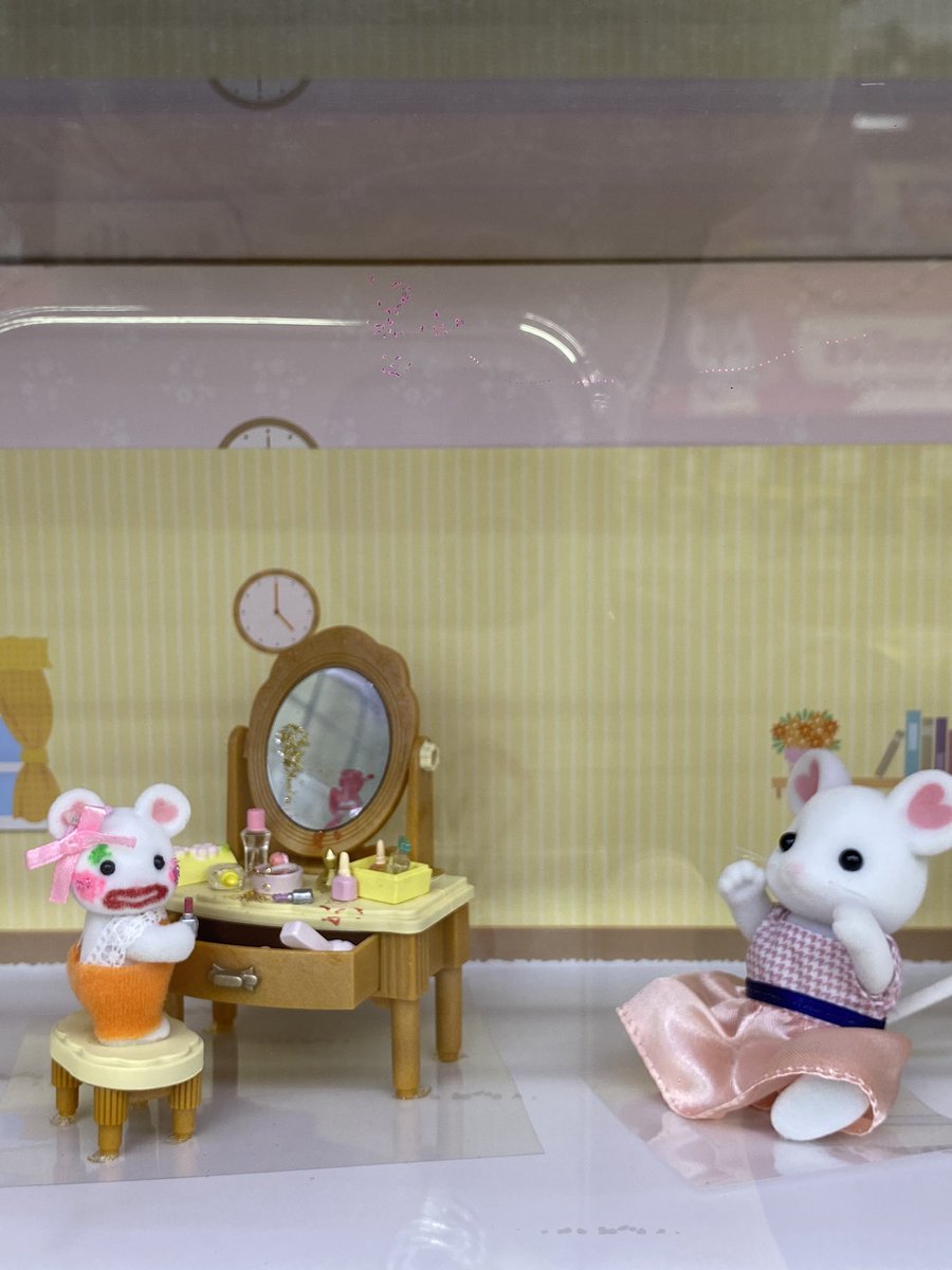 ヨドバシのシルバニアファミリーのディスプレイが 後でおかあちゃんにしこたま怒られるシリーズ で可愛くて面白い Togetter ヨドバシのシルバニアファミリーのディスプレイが 後でおかあちゃんにしこたま怒られるシリーズ で可愛くて面白い Togetter