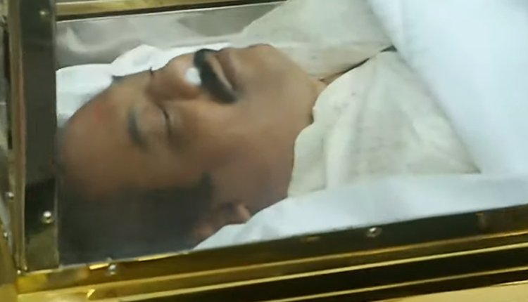 bharanibjym's tweet image. தயவு செய்து இவரின் மறைவை வைத்து அரசியல் செய்ய வேண்டாம் நண்பர்களே 🙏🙏🙏...ஆன்மா சாந்தி அடைய இறைவனை பிரார்த்தனை செய்வோம்

#RIPVivekSir 🙏🙏