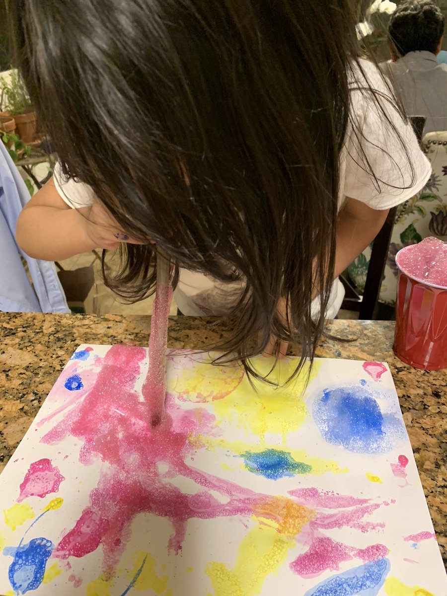 AileenRizo's tweet photo. Bubble Art is great #STEMeducation https://t.co/Obg8MPmXdC